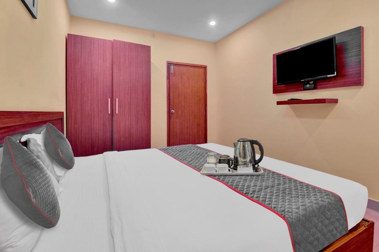 Oyo Townhouse 1070 Ramis Plaza Hotel Taliparamba Exterior photo